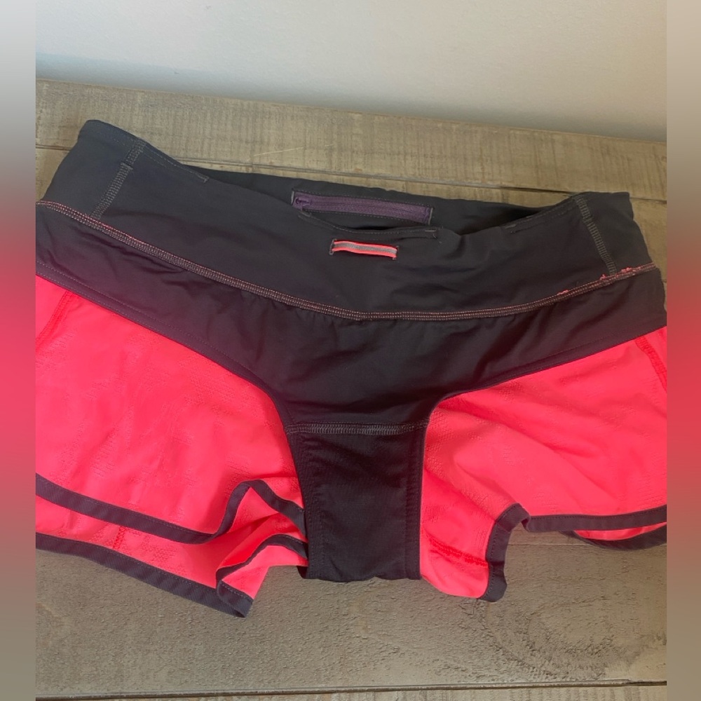 Lululemon Speed Shorts Jacquard Flash Deep Cool Neon Black Trim Pink Size 8 - Picture 10 of 17